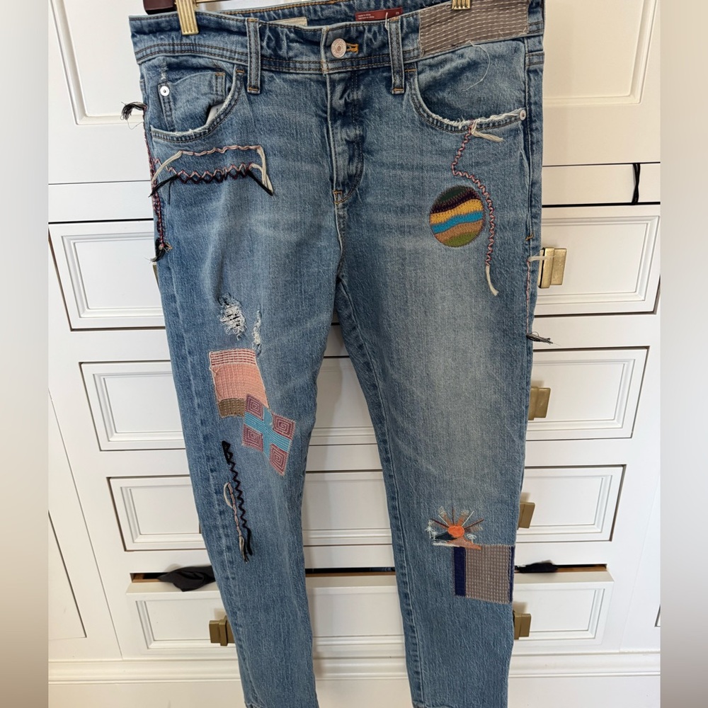 Pilcro Anthropologie Embroidered Boyfriend Jeans Size 29  sun patch boho